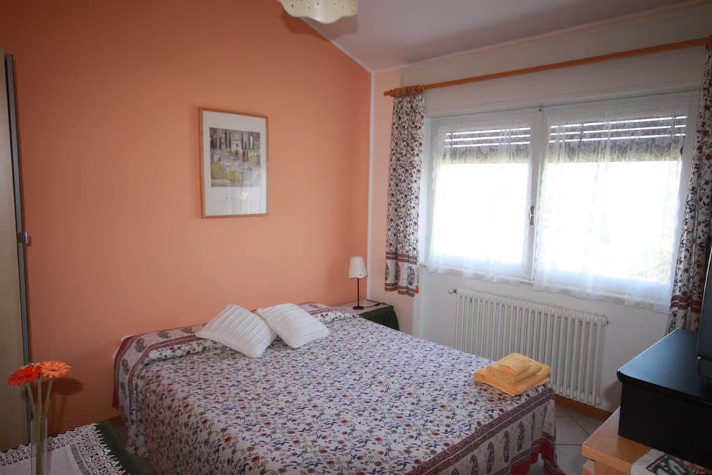 Bed and Breakfast Balcone Fiorito Menaggio Zimmer foto
